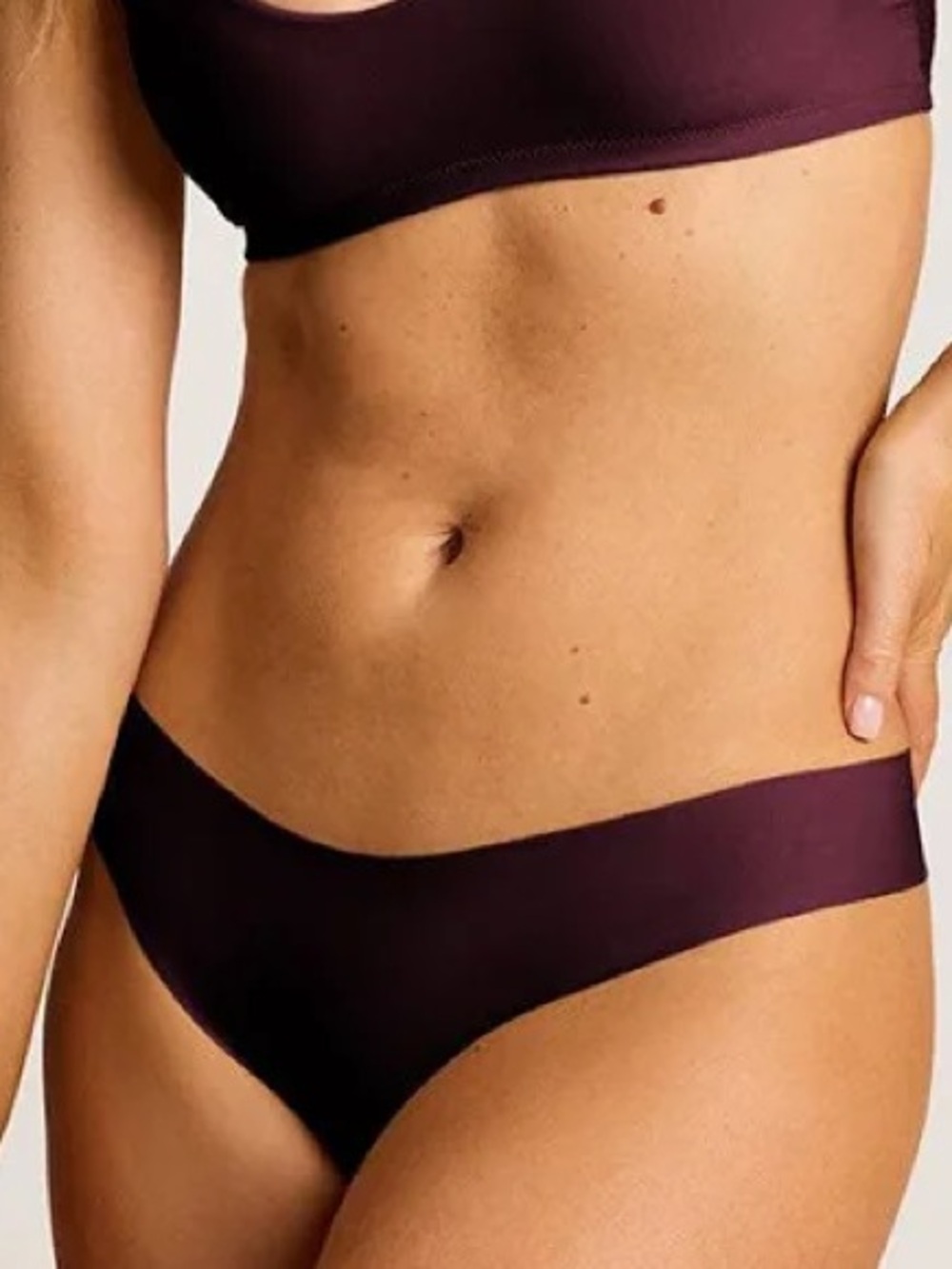 Commando Women's Butter Mid-Rise Thong Pinot NWT